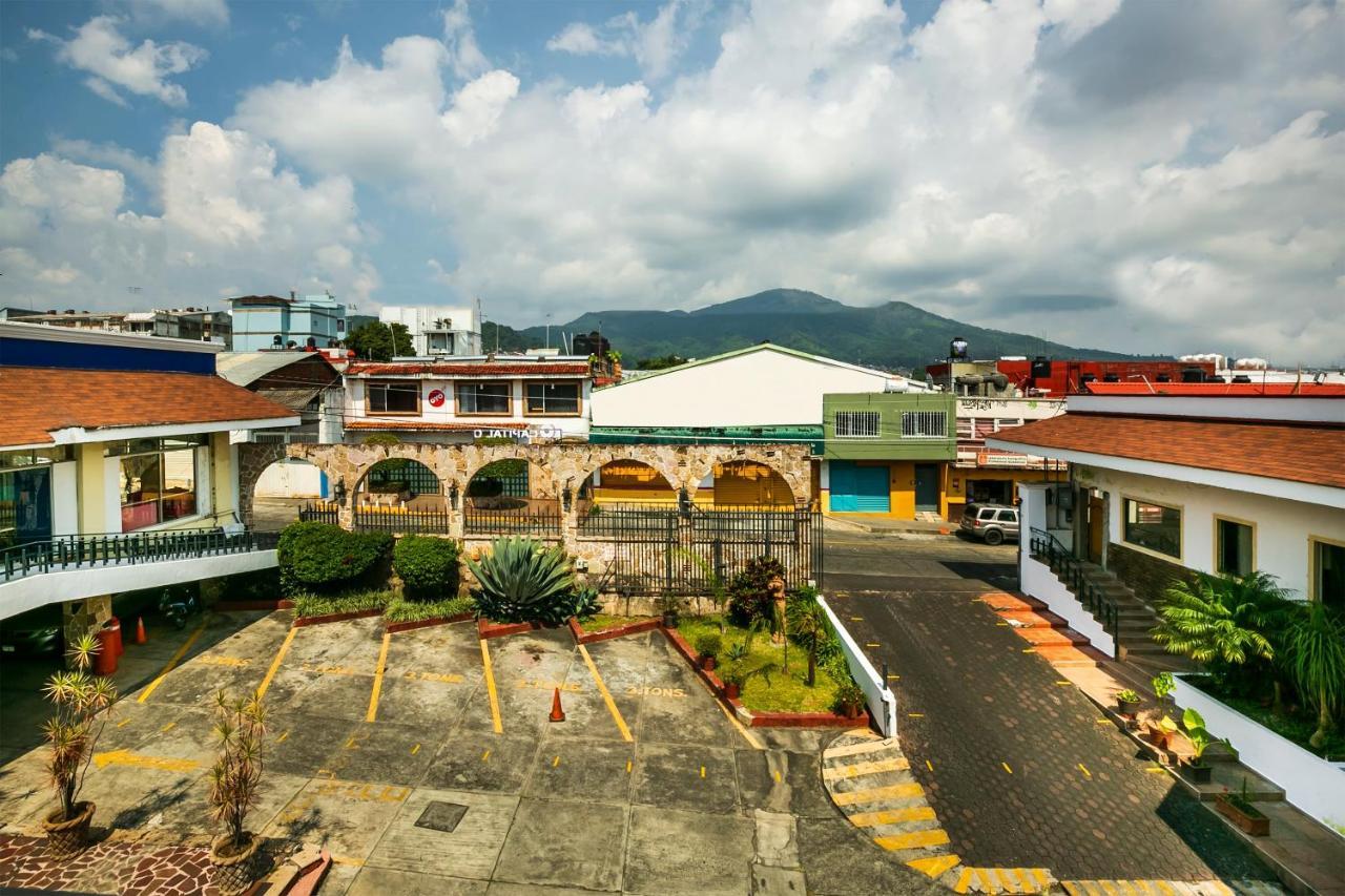 Capital O Continental Ii, Uruapan Hotel Uruapan  Exterior foto
